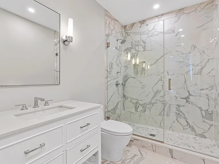 5 Colonial Rd #5 — Photo 11