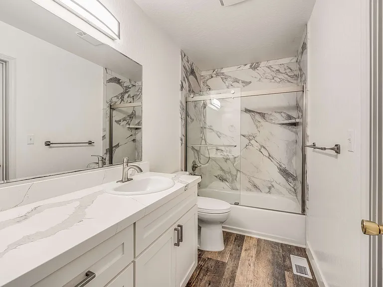558 Beresford Ave — Photo 16