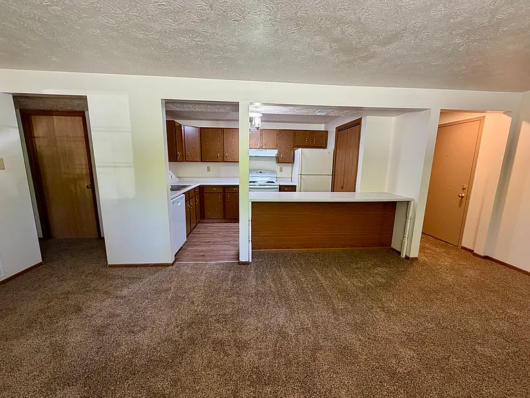37 Foxglove Dr #3 — Photo 2