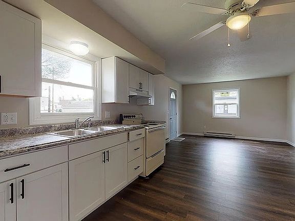 3rd image of 200 N Daniel Ave