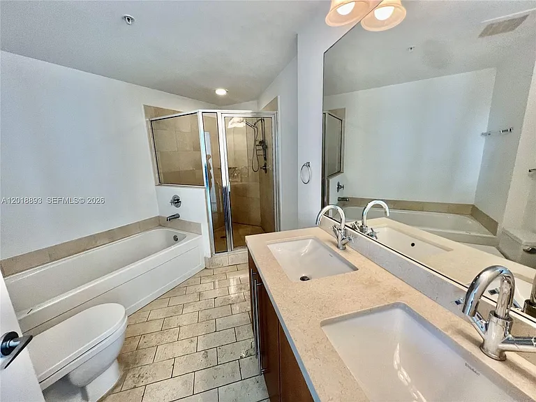 79 SW 12th St #1407 — Photo 4