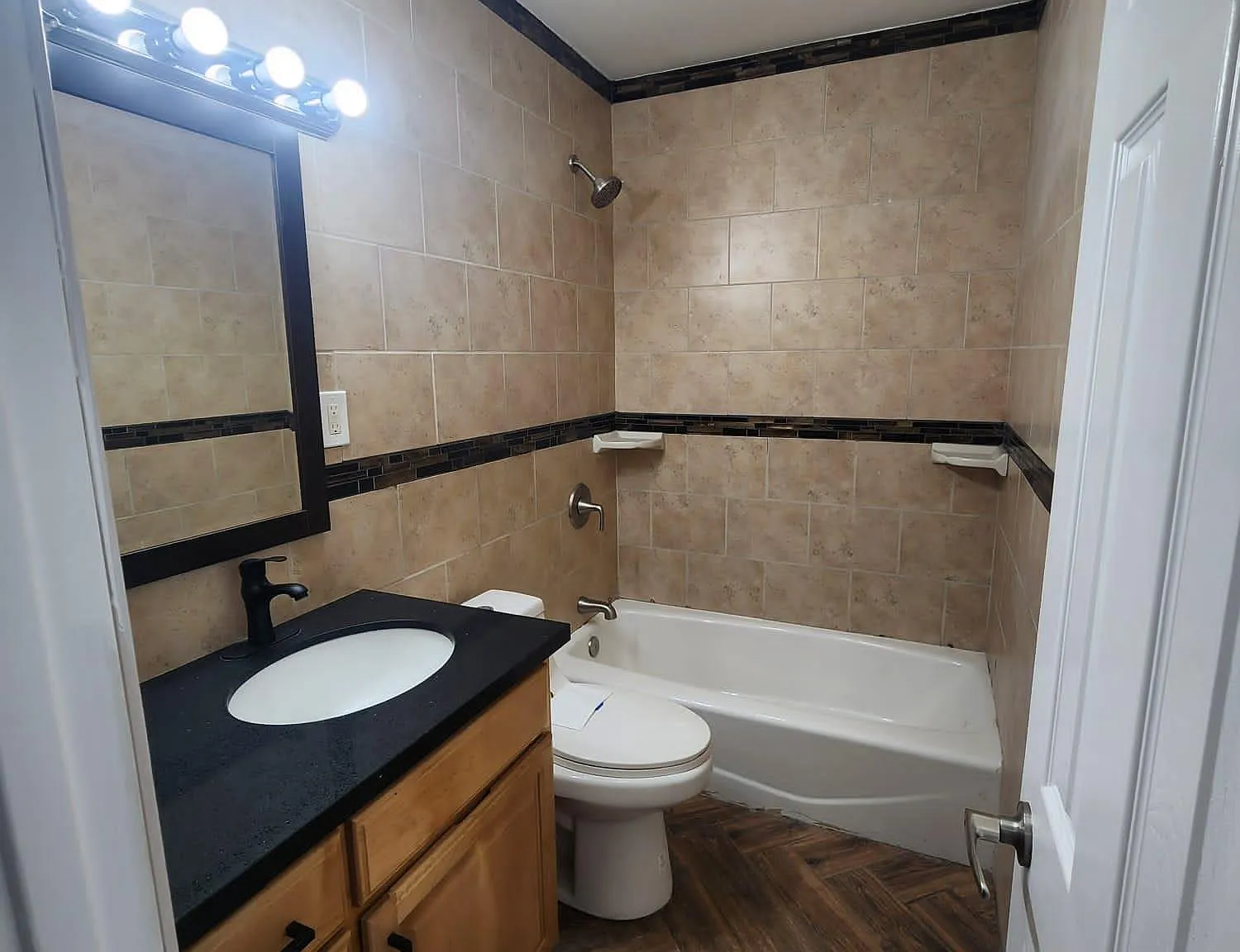 2729 Independence Ave — Photo 4
