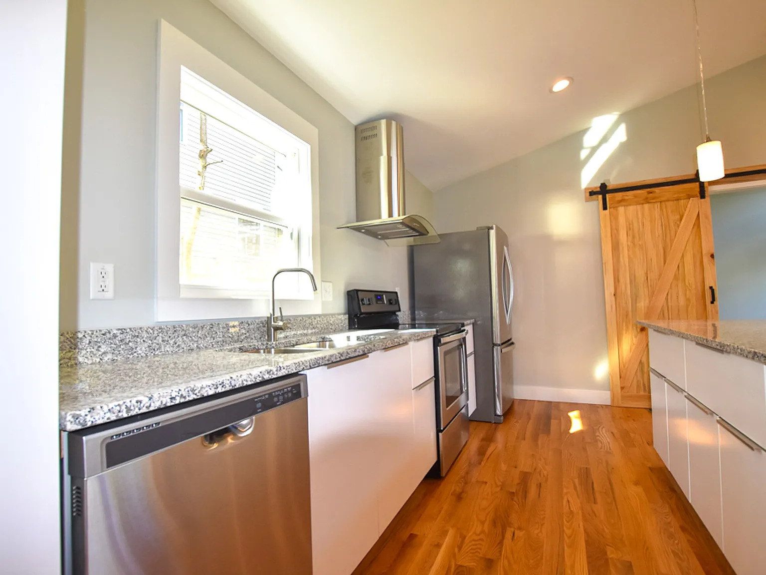 2 bed, 800 sqft, $2,175 — Photo 4