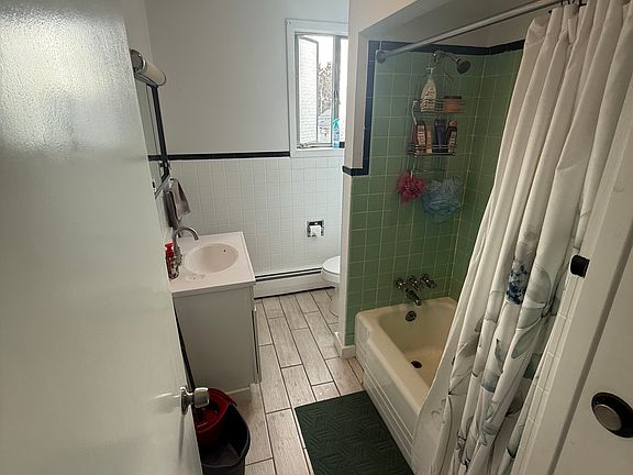 3rd image of 1153 Amherst St #2