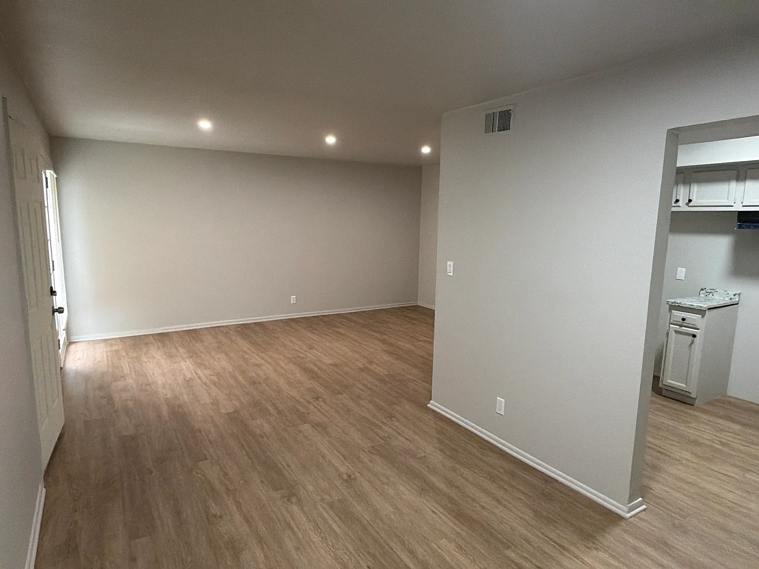 2 bed, 950 sqft, $1,150 — Photo 1