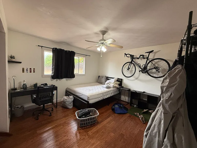 420 Osborne St — Photo 25