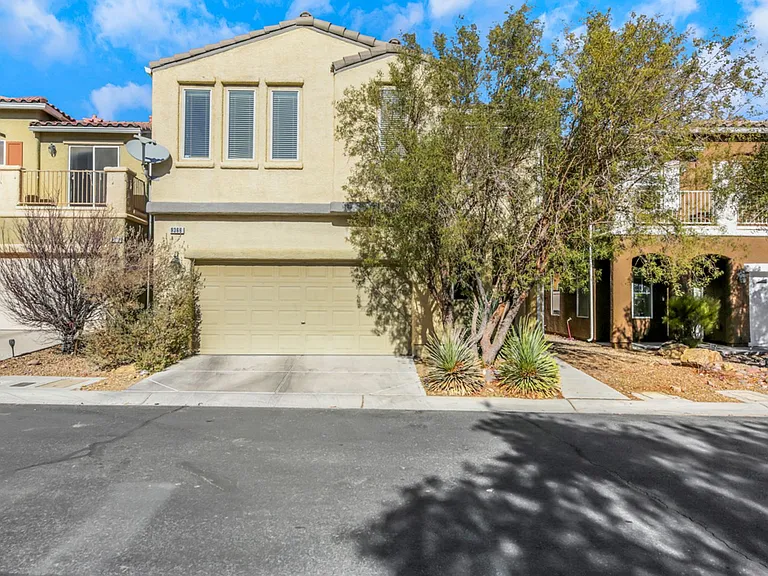 9366 Fitzwilliam Ave — Photo 1