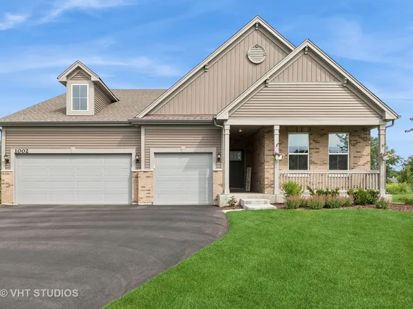 1002 Persimmon Ct, Crystal Lake, IL 60012
