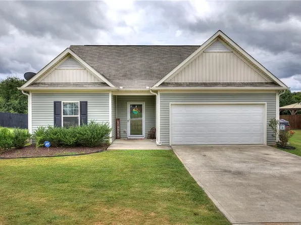 45 Oak Hollow Way, Aragon, GA 30104