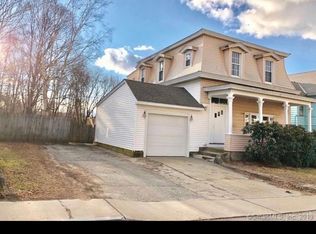 24 Tracy Ave #2, Jewett City, CT 06351