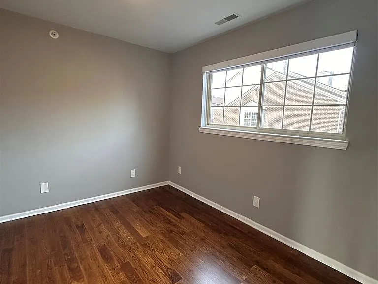 4240 Maple St — Photo 6