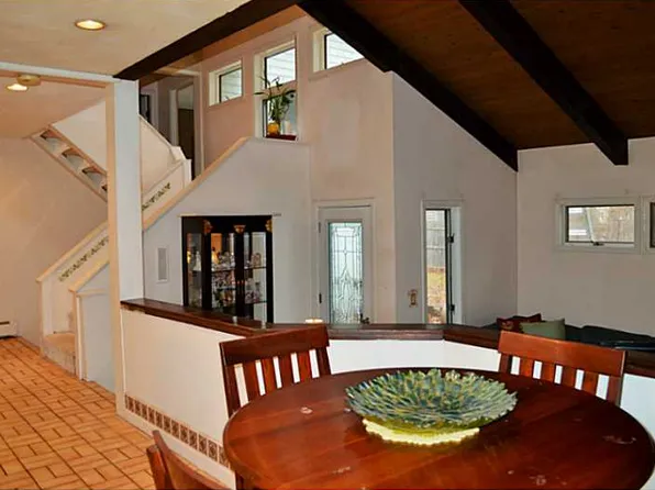 71 Club House Rd, Coventry, RI 02816