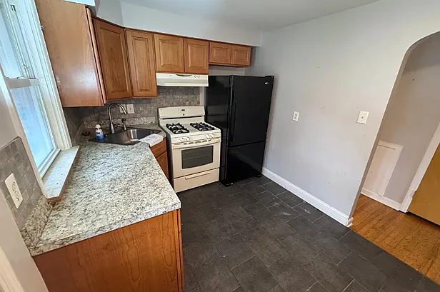 309 S Oak Ave — Photo 4