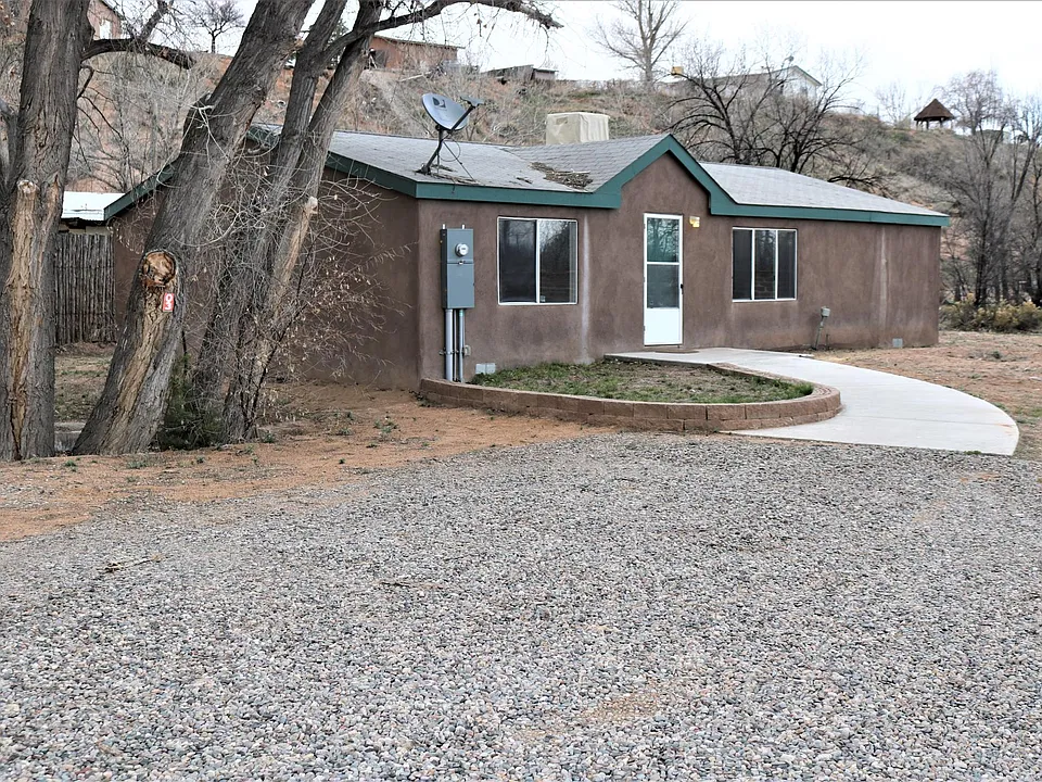 3 Sherry Ln