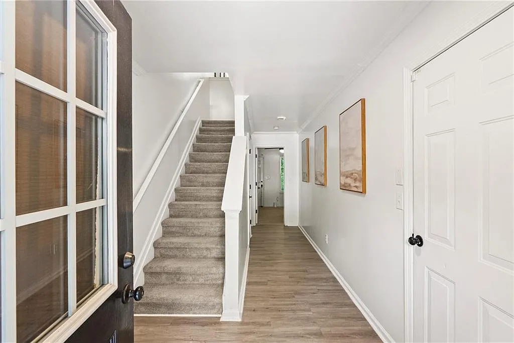 3 bed, 2.5 bath, 1780 sqft, $2,500 — Photo 4