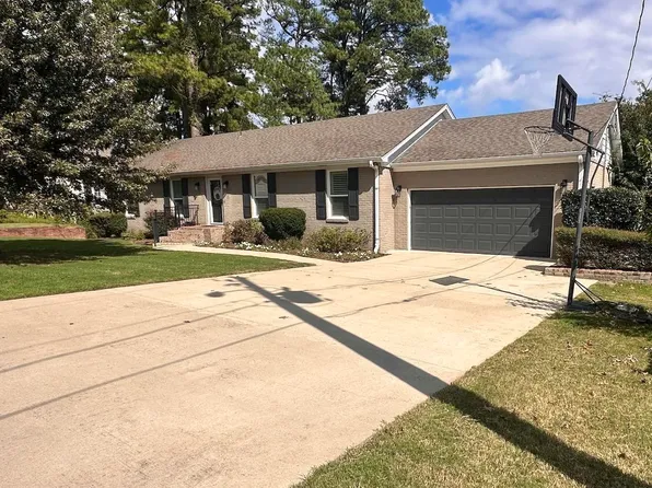 2818 Maryland Dr, Jonesboro, AR 72401