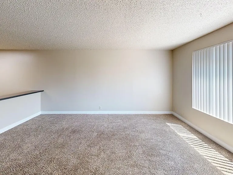 240 W Furnish Ave #8 — Photo 8