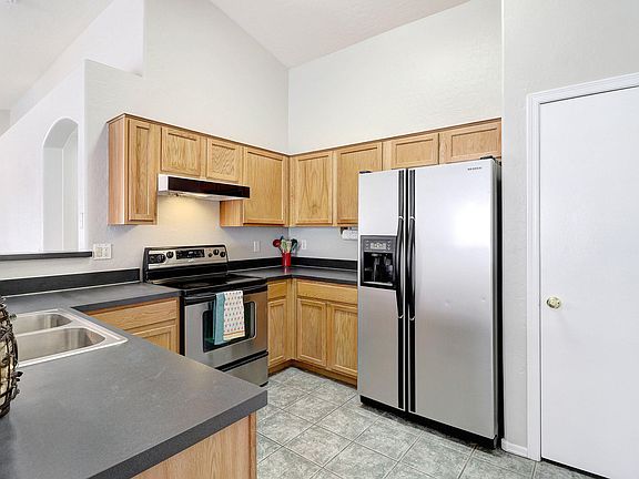 5th image of 1811 N 120th Dr
