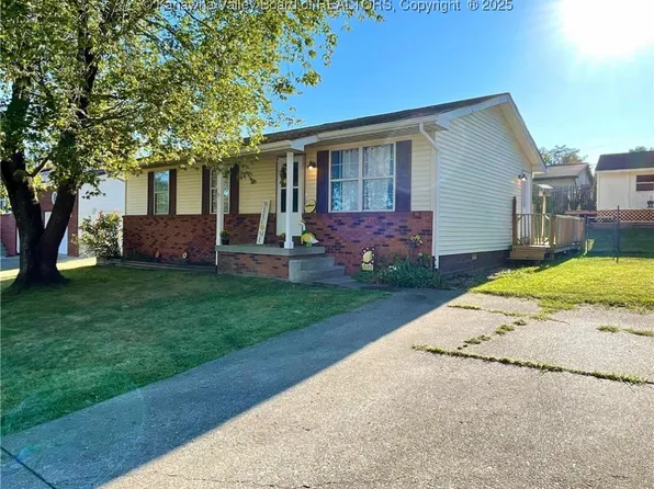 5040 Dolores Dr, Cross Lanes, WV 25313