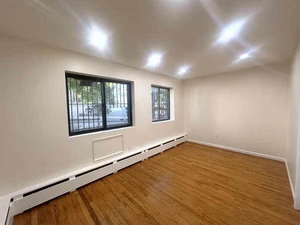 79-18 Astoria Boulevard image 17 of 19