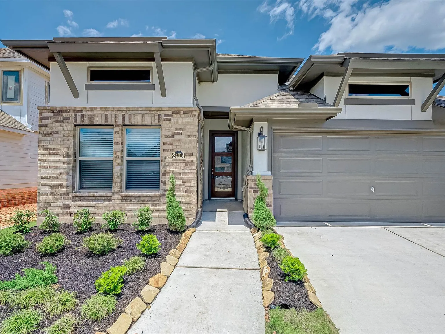 4 bed, 2.0 bath, 1696 sqft, $2,600 — Photo 4