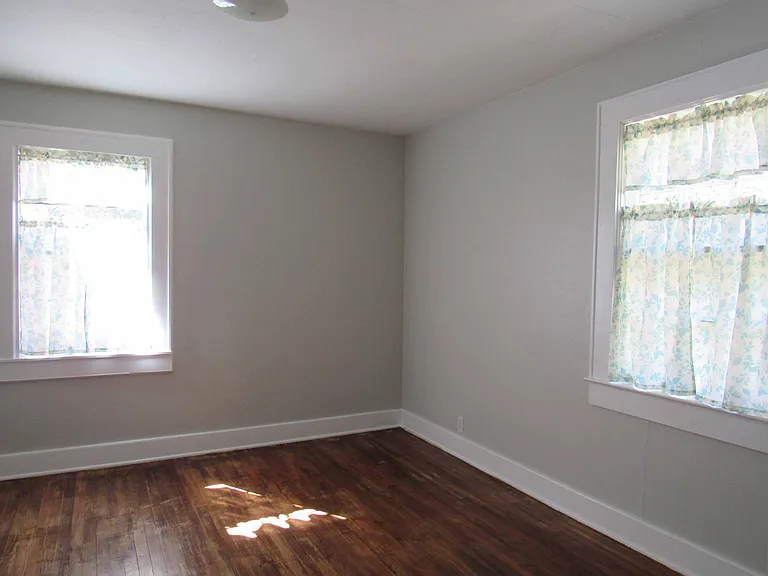 1401 Brown Ave — Photo 28