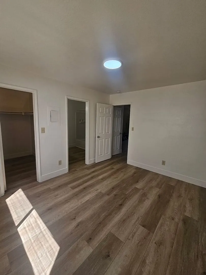 Cedarwood Apartments — Photo 4