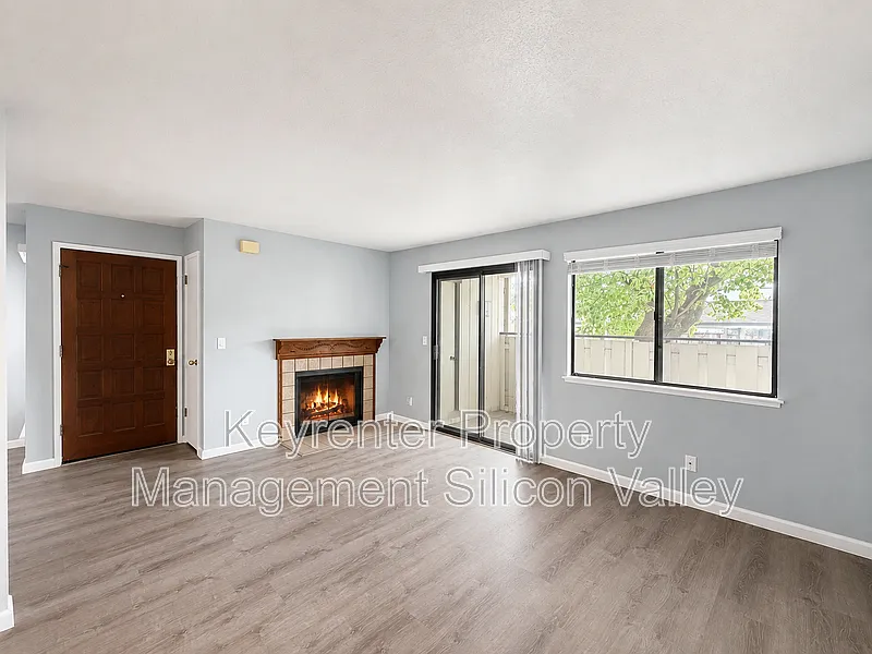 2 bed, 2.0 bath, 1054 sqft, $3,650 — Photo 4