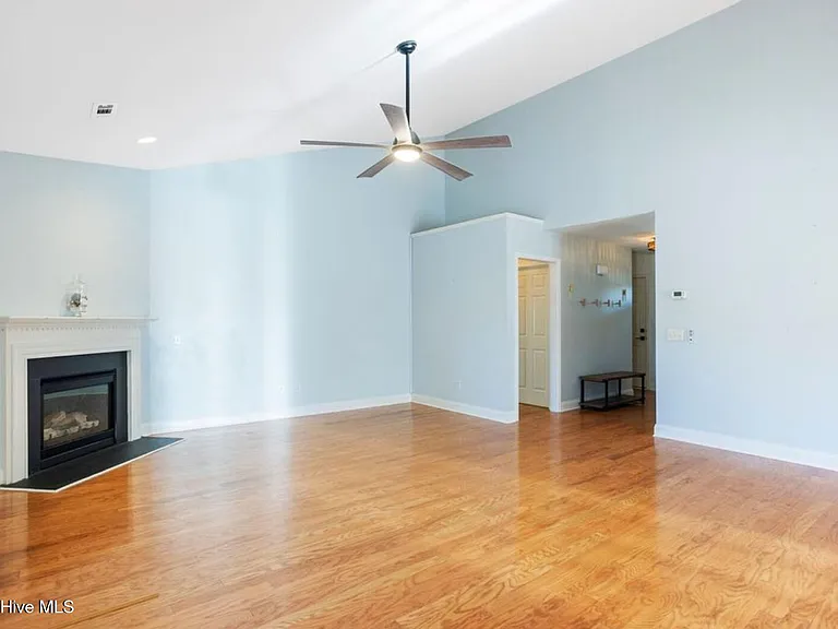 8637 Plantation Landing Dr — Photo 7