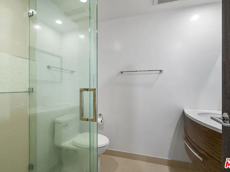 8550 Holloway Dr #405 — Photo 14