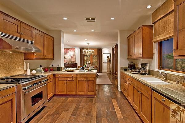 1st image of 422 Villaggio S