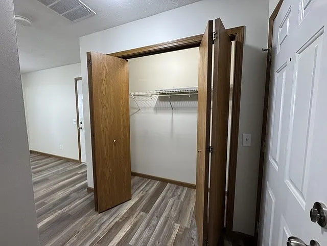 2 bed, 1035 sqft, $1,100 — Photo 4