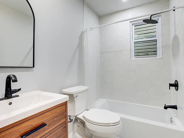 34-36 Millington Ave #34 — Photo 8
