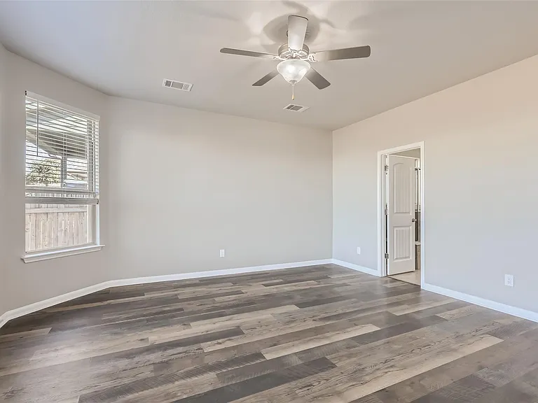 1505 Everts St — Photo 13