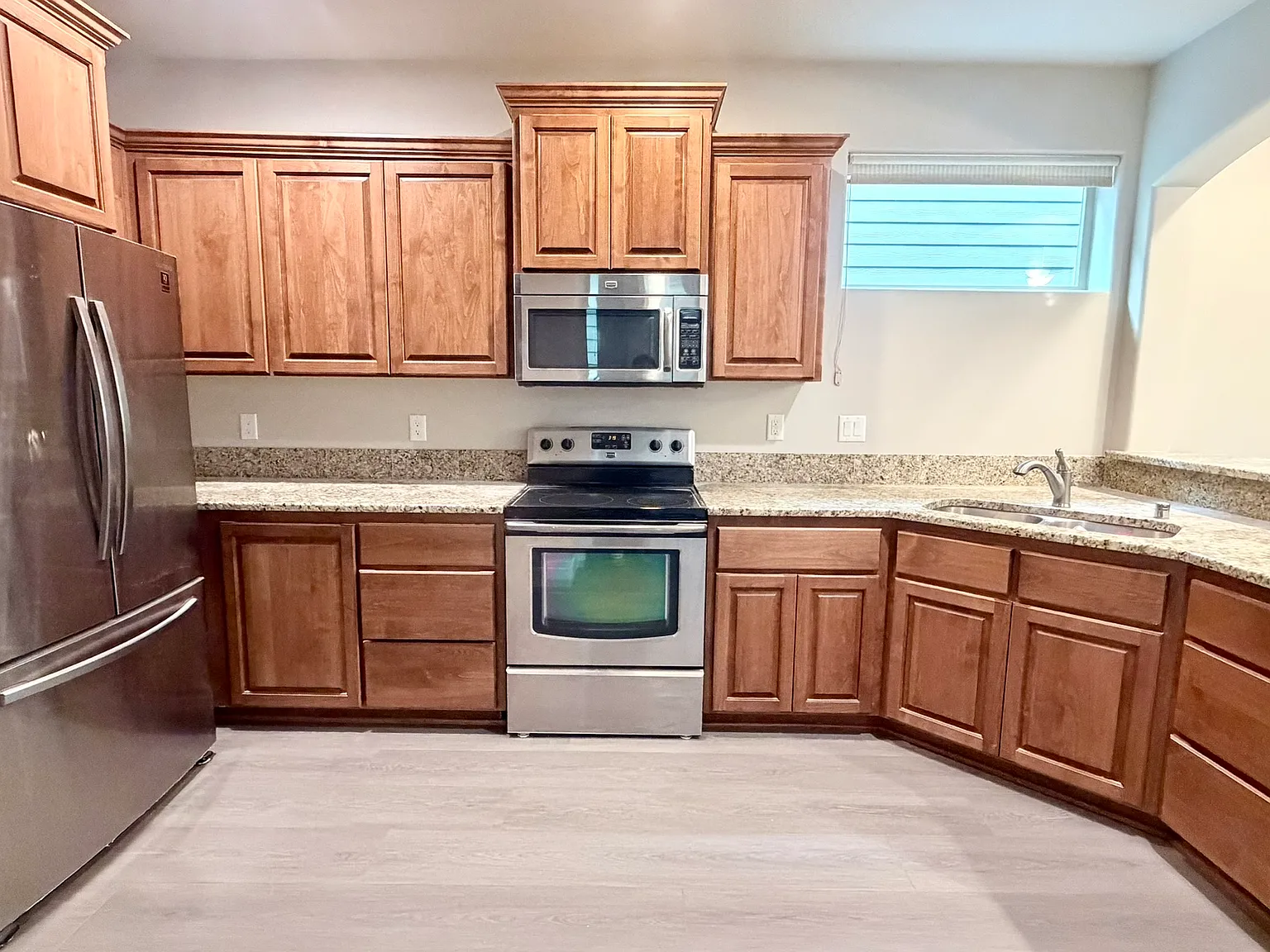 209 SE 197th Pl — Photo 3