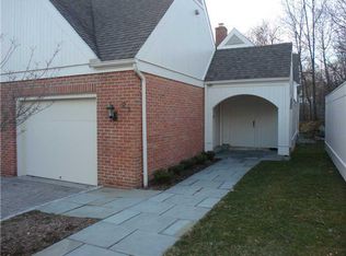 22 Sedgwick Village Ln, Darien, CT 06820