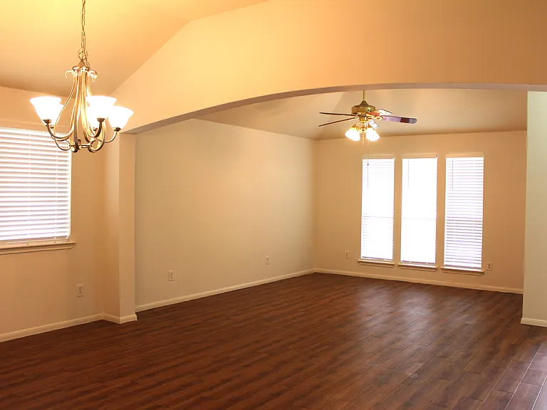 16014 Clayton Green Dr — Photo 6