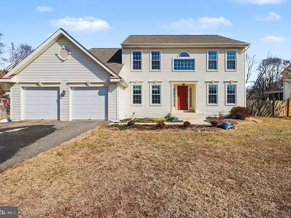 8 Wendover Ct, Stafford, VA 22554