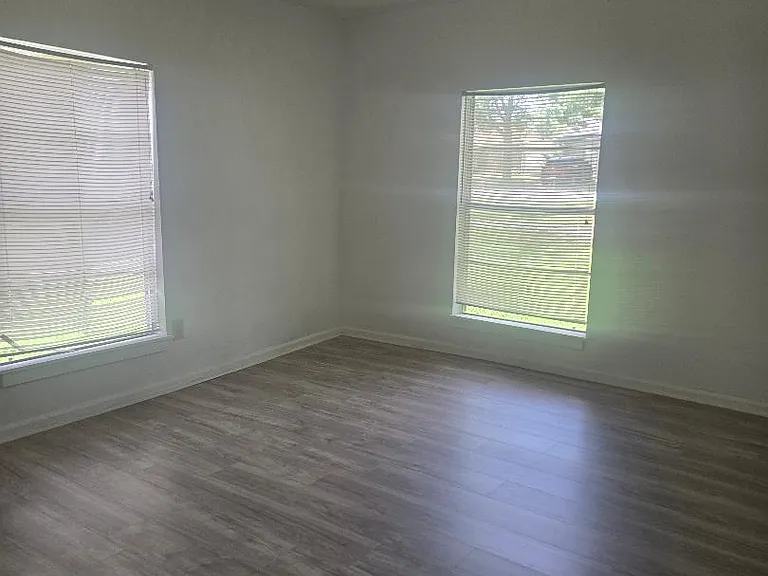 443 N Dallas Ave — Photo 16