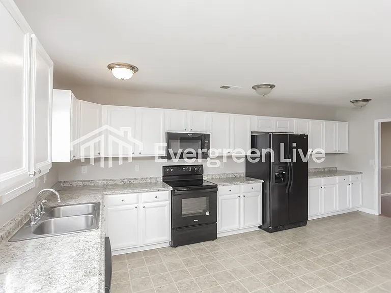 142 Cattle Baron Ln — Photo 6