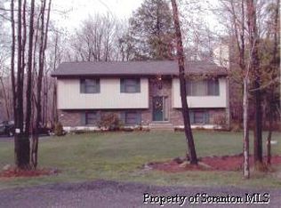 46 Bass Ct, Gouldsboro, PA 18424