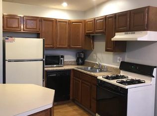 53 Elm St, Westfield, MA 01085