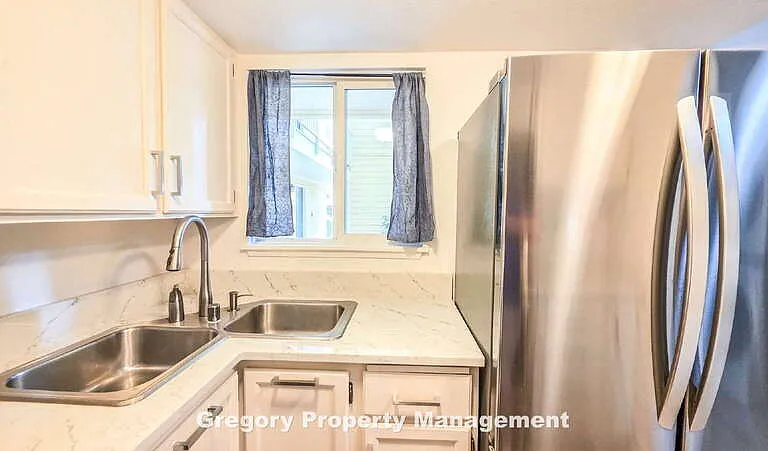 15802 Leary Way — Photo 7