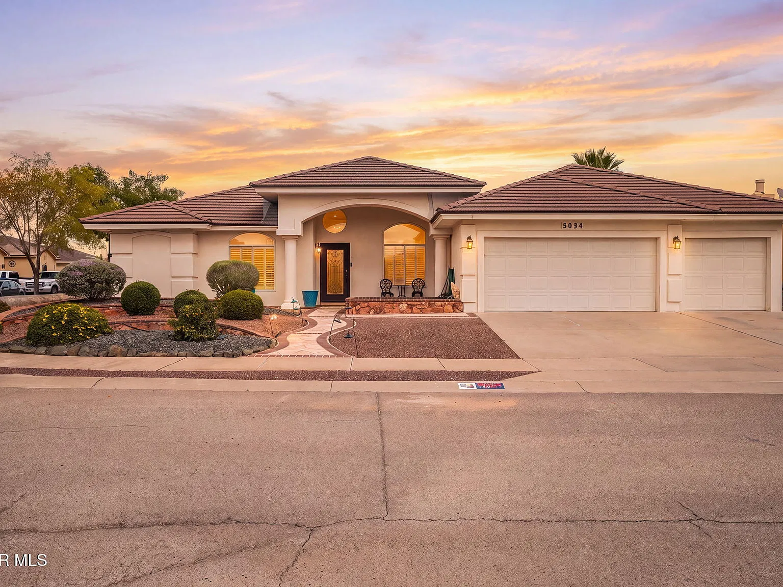 4 bed, 2.5 bath, 2610 sqft, $3,400 — Photo 1