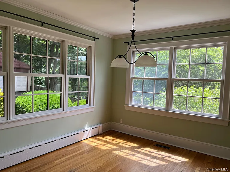 246 Beechmont Dr — Photo 6