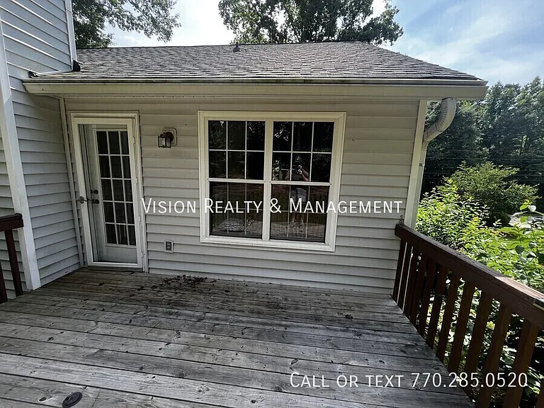 64 Wooddale Ln — Photo 3