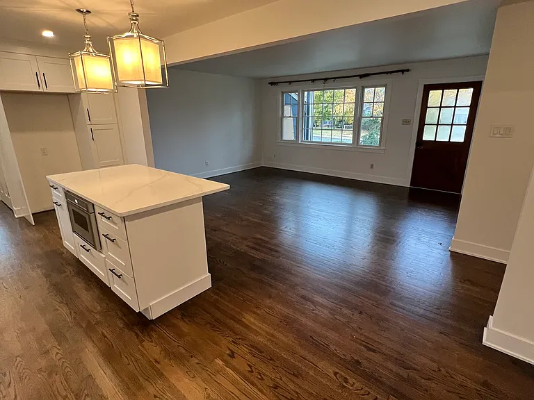 620 Hollywood Dr — Photo 2
