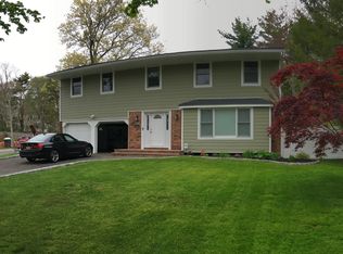 795 Terry Rd, Hauppauge, NY 11788