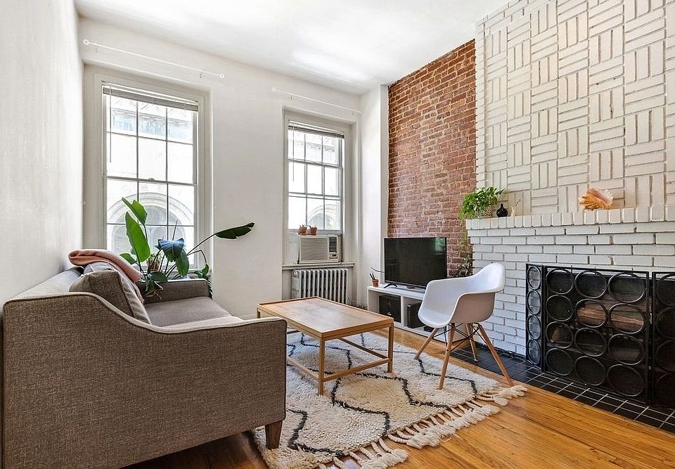 1st image of 22 W 83rd St APT 3A