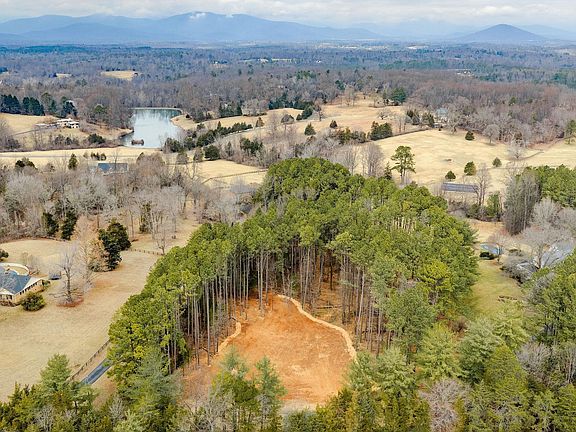 4th image of Garth Rd